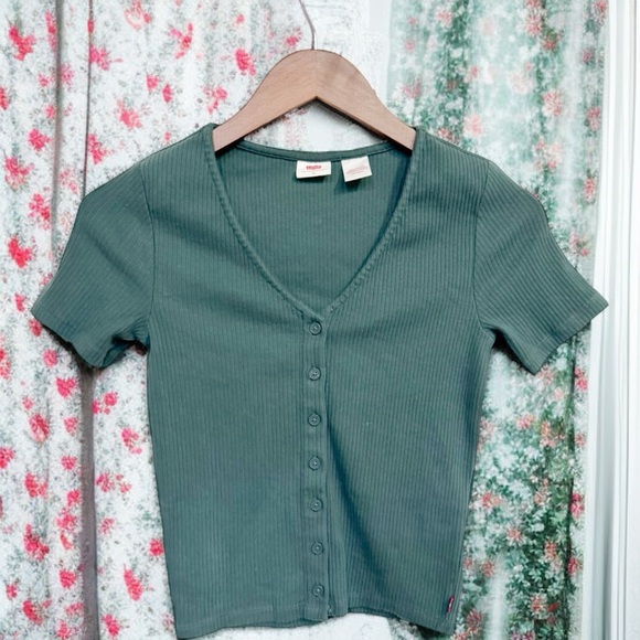 Levi's Tops - Levi's Women's MUSE SHORT SLEEVE T-SHIRT